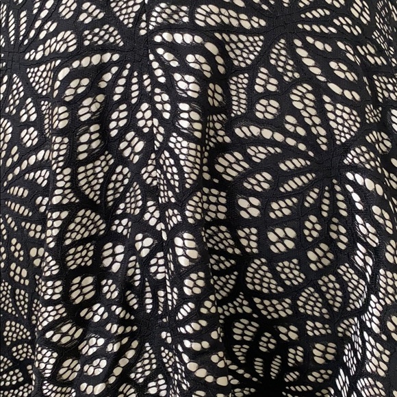 Black and Beige Dress - Plunge Front - Trac - Picture 6 of 16